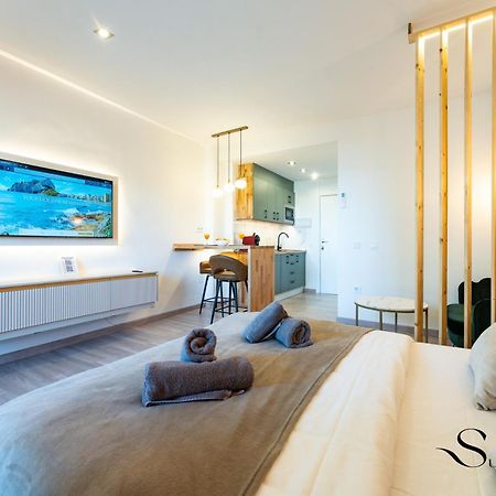 Seaview Beachfront Studio With Aqua Park & Balcony Беналмадена Екстериор снимка