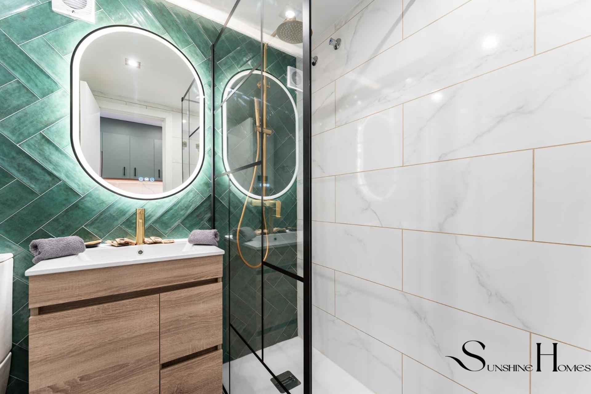 Seaview Beachfront Studio With Aqua Park & Balcony Беналмадена Екстериор снимка