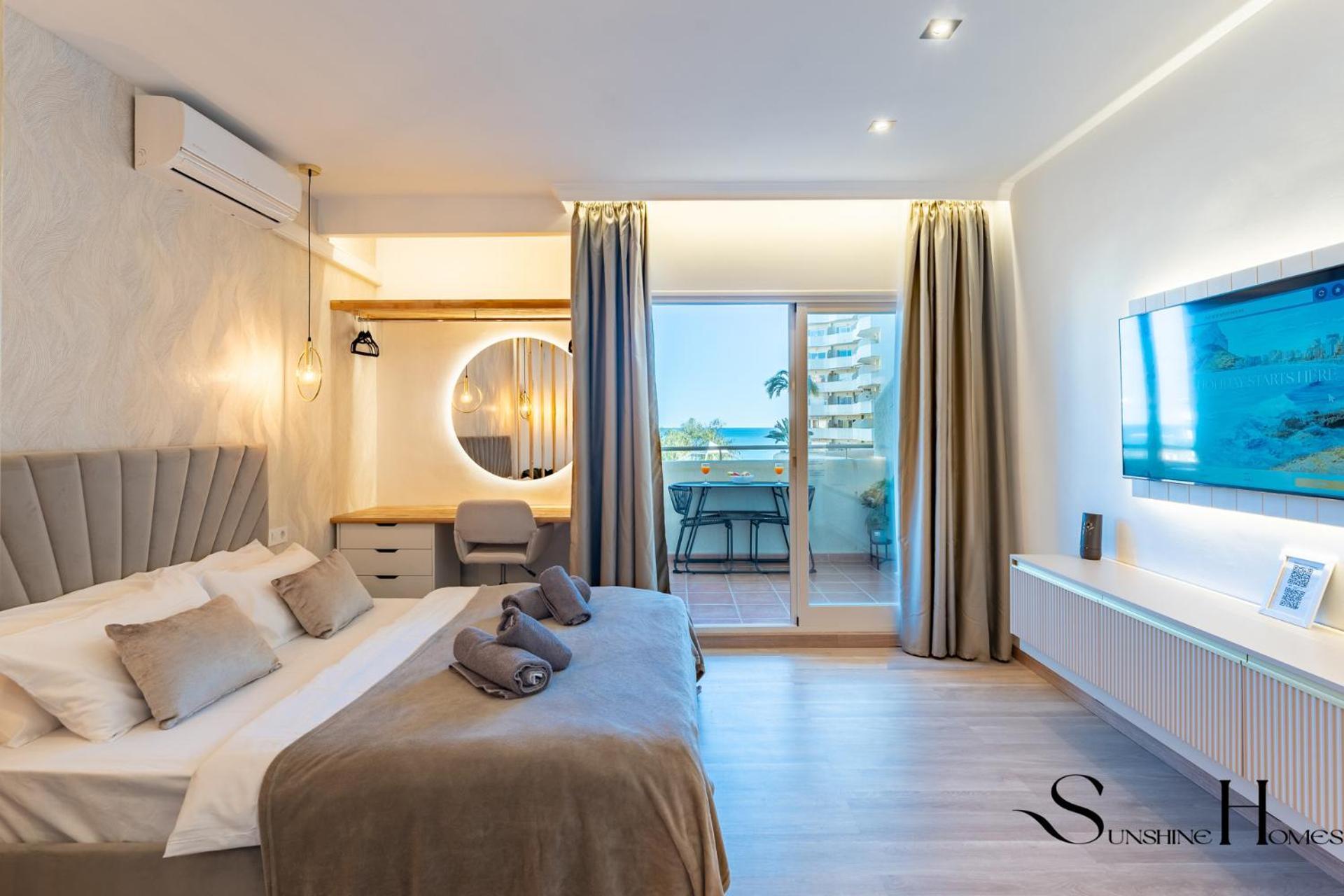 Seaview Beachfront Studio With Aqua Park & Balcony Беналмадена Екстериор снимка