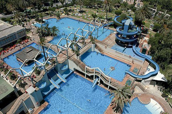Seaview Beachfront Studio With Aqua Park & Balcony Беналмадена Екстериор снимка